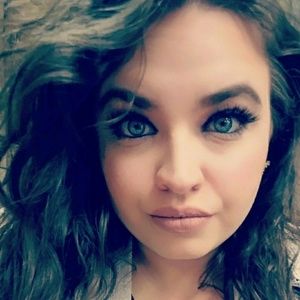 Meet your Posher, Tabitha